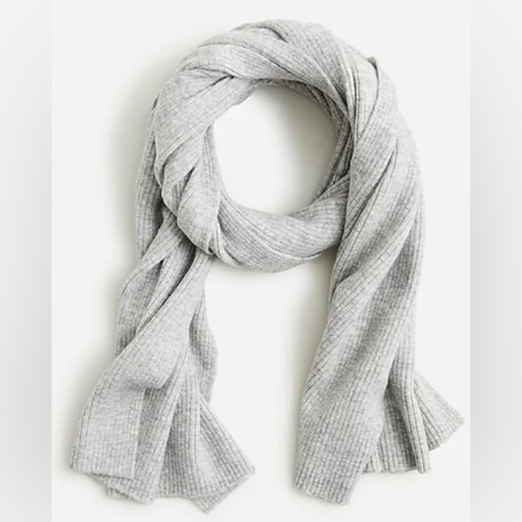 J Crew Gray Ribbed Scarf in super soft yarn - Picture 2 of 3